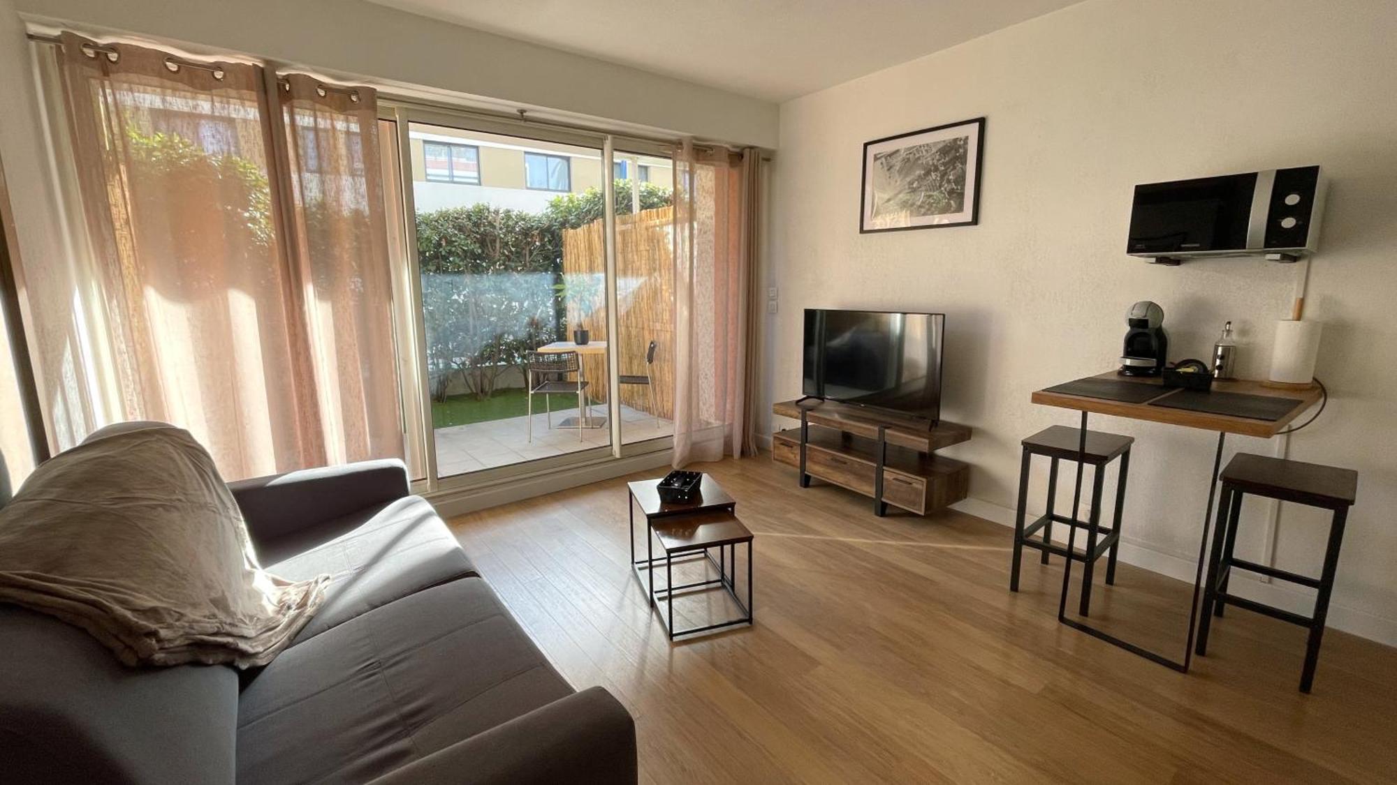Proche Avec Jardinet Et Parking - Casa Garcia Apartment