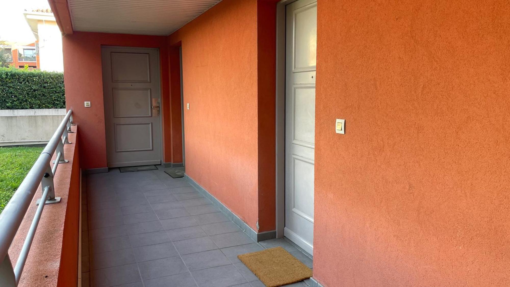 Proche Avec Jardinet Et Parking - Casa Garcia *