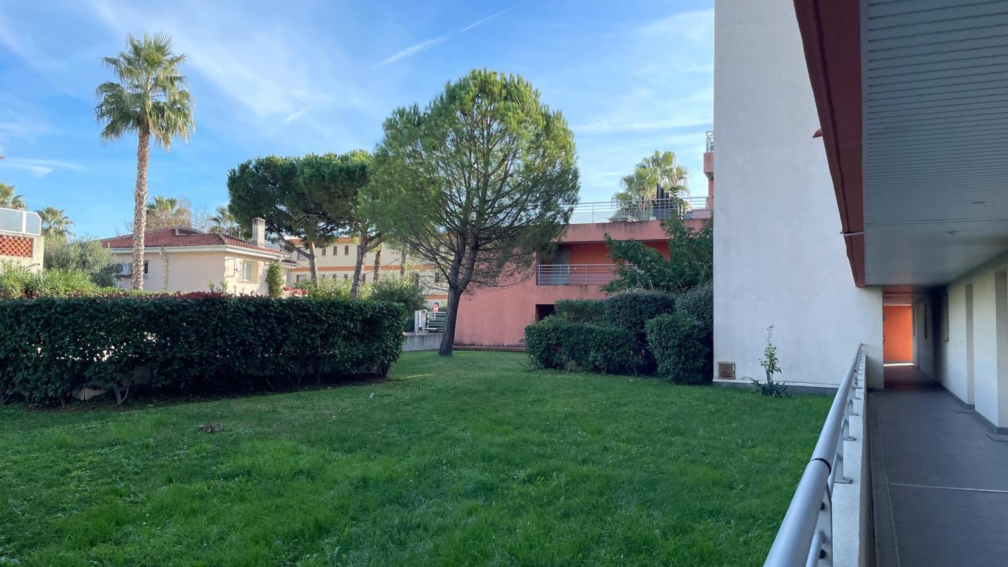 Proche Avec Jardinet Et Parking - Casa Garcia Apartment
